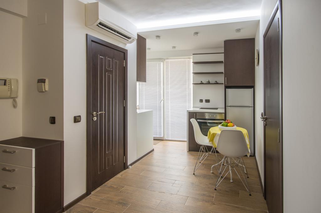City Apartments La Casa Varna Esterno foto