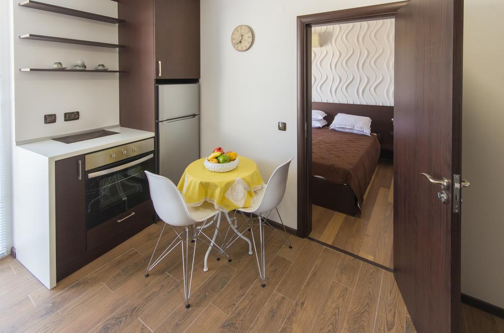 City Apartments La Casa Varna Esterno foto