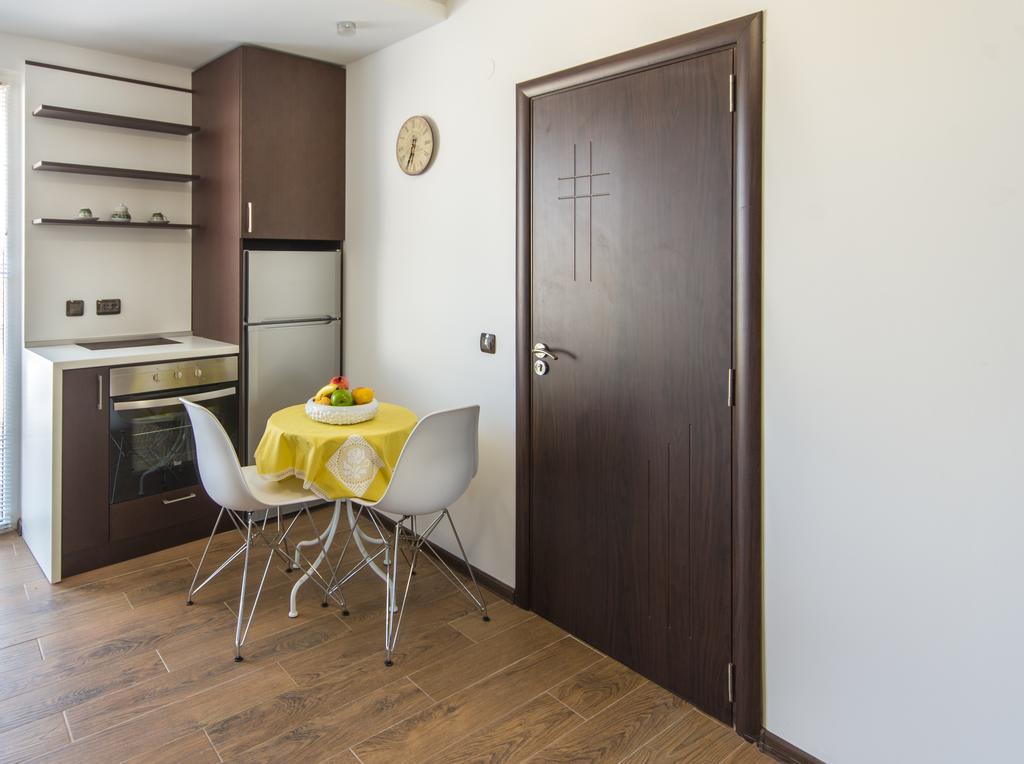 City Apartments La Casa Varna Esterno foto