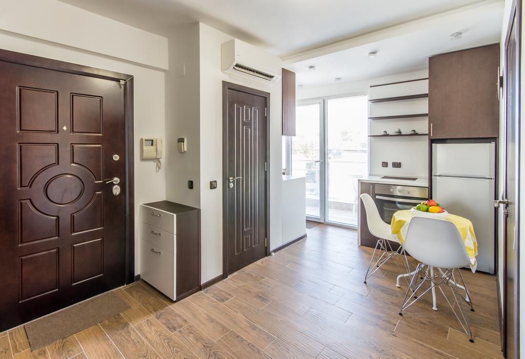 City Apartments La Casa Varna Esterno foto