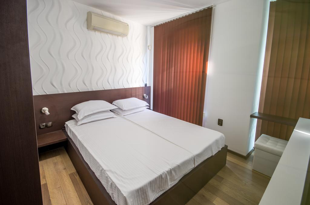 City Apartments La Casa Varna Esterno foto