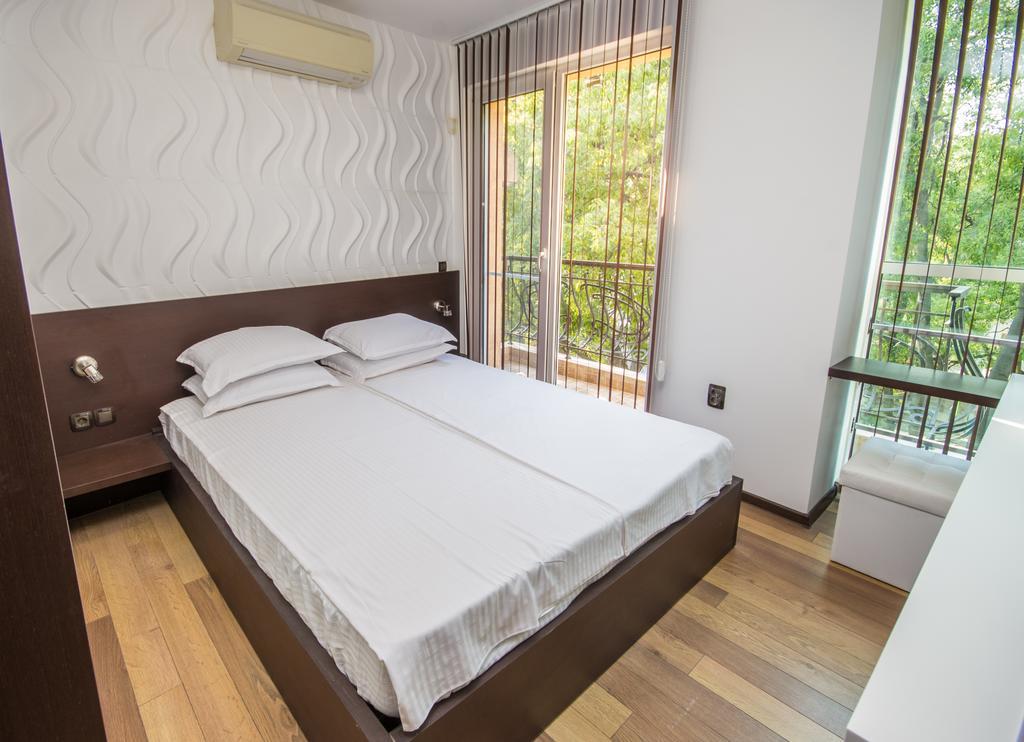 City Apartments La Casa Varna Esterno foto