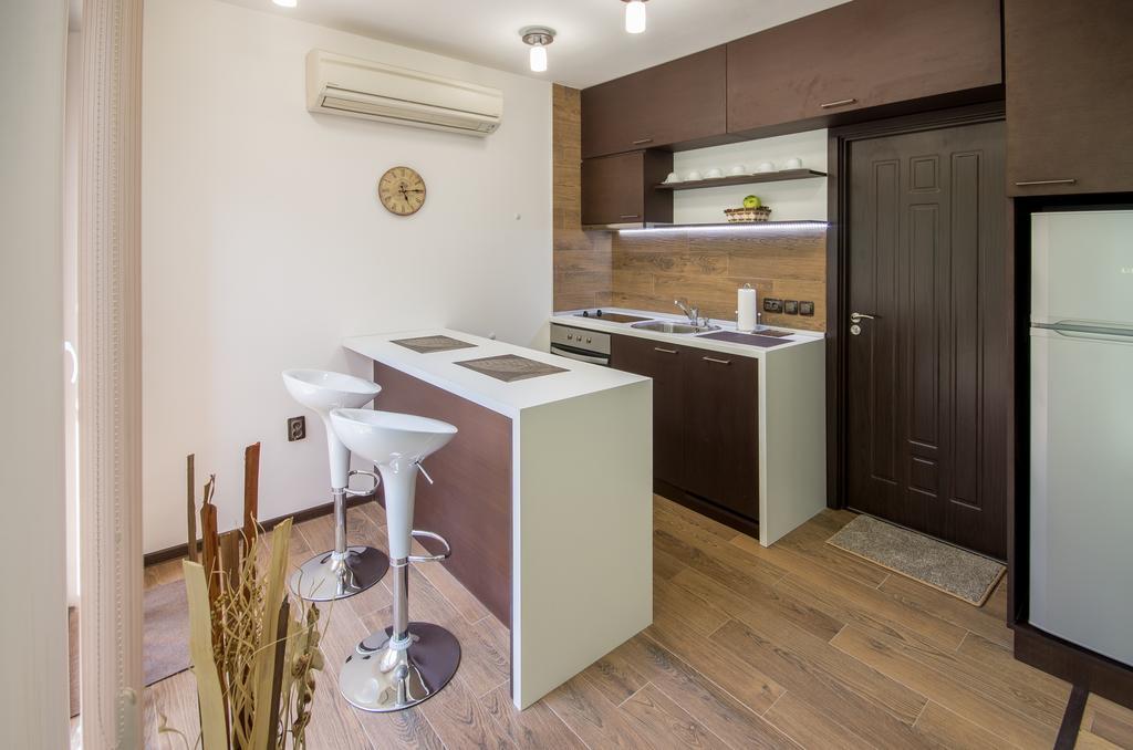City Apartments La Casa Varna Esterno foto