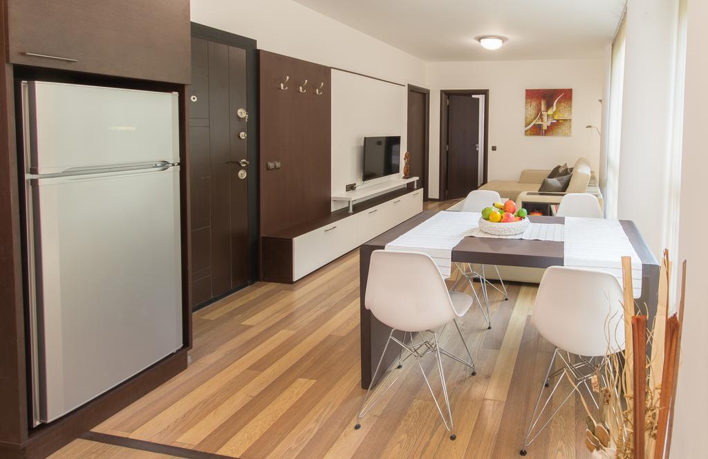 City Apartments La Casa Varna Esterno foto